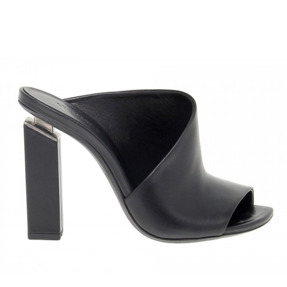 New Leather blocked heels